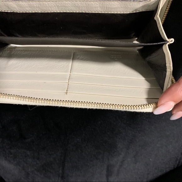 Gucci-GG-Marmont-Matelasse Leather Zip Around Wallet - Picture 4 of 5